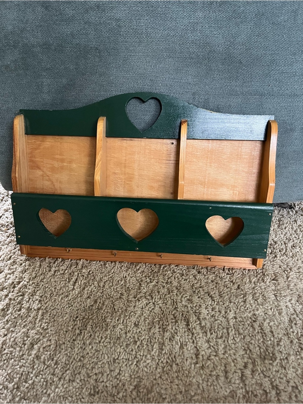 Wooden Heart Wall Organizer in Dark Green